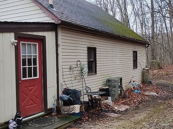 4th image of 25948 Oxford Rd