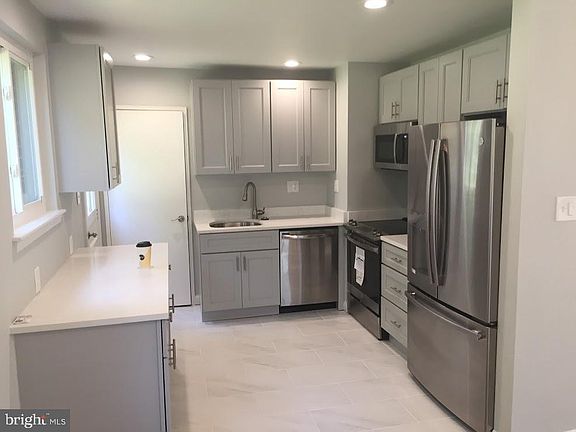 4th image of 3614 Rose Ln