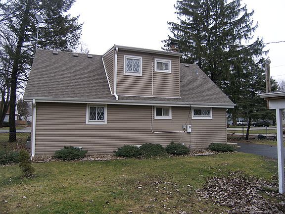 2nd image of 812 N Roy Ave