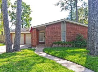 2002 Pine Grove Dr, Dickinson, TX 77539