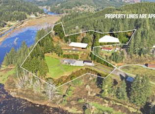 94475 Golf Course Ln, North Bend, OR 97459