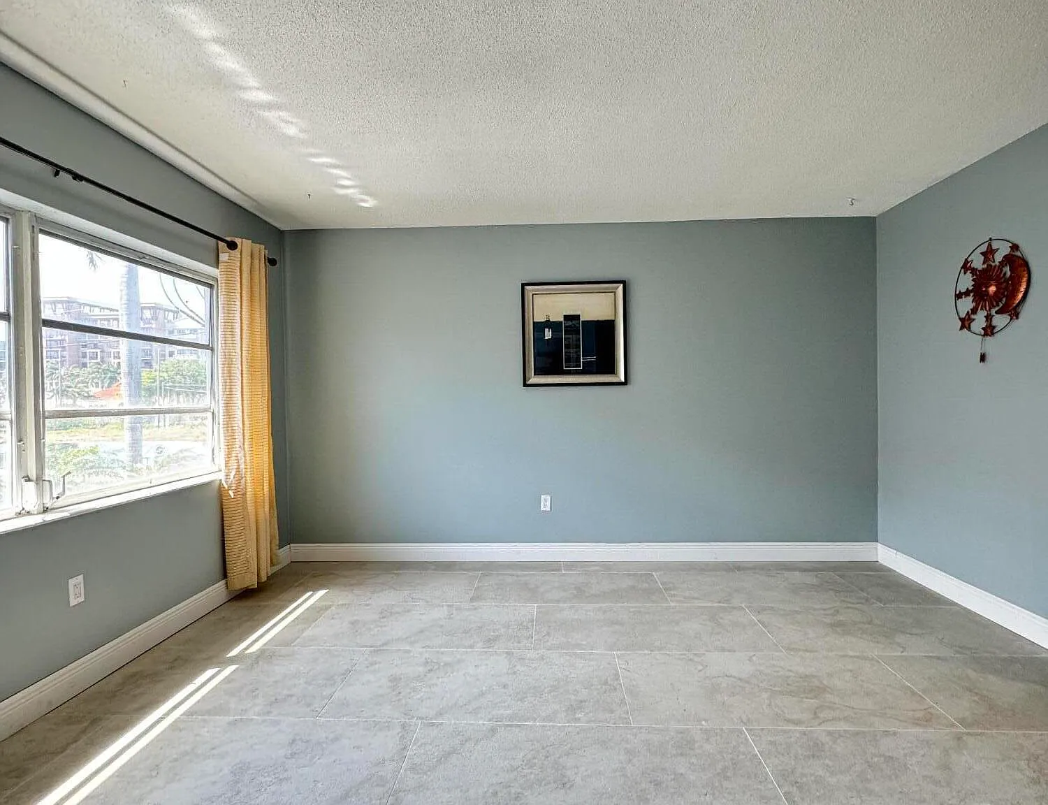 2 bed, 1.0 bath, 833 sqft, $2,200 — Photo 4