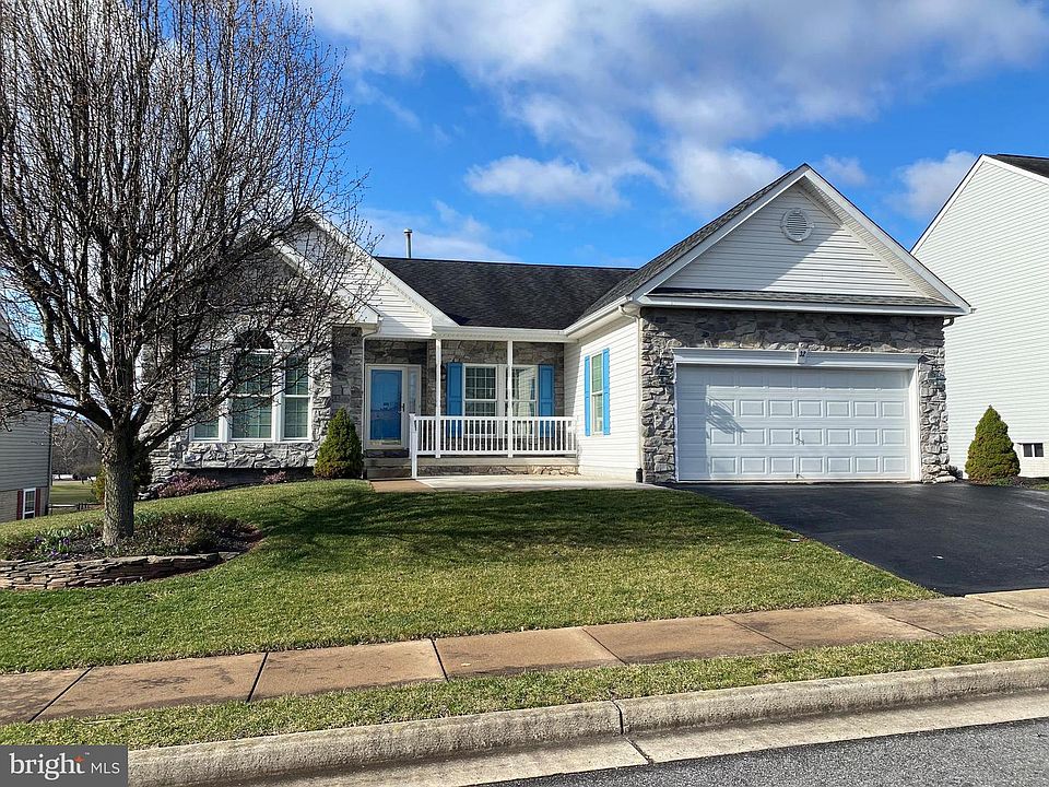 1st image of 32 Sylvia Cir