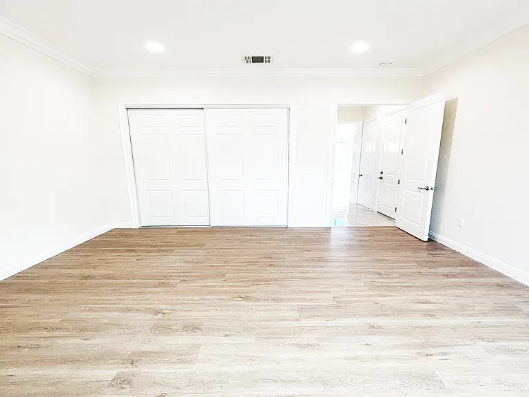 3743 Ahern Dr — Photo 17