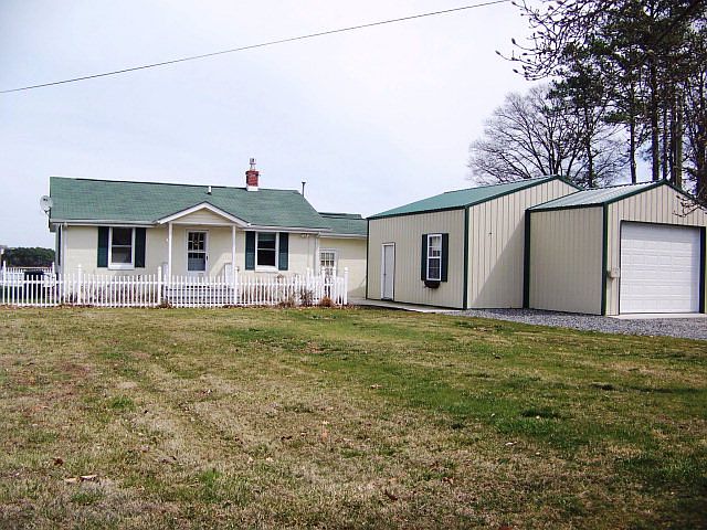 1st image of 33 Saint James Ln