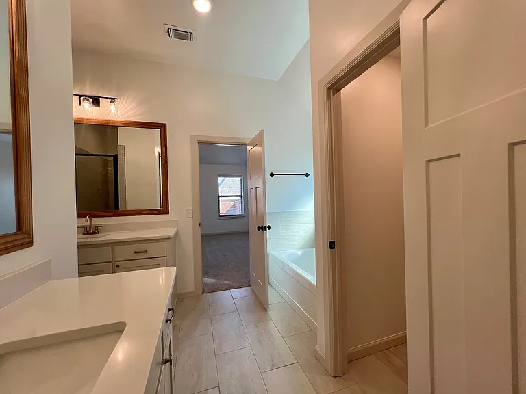 9333 SW 42nd St — Photo 14