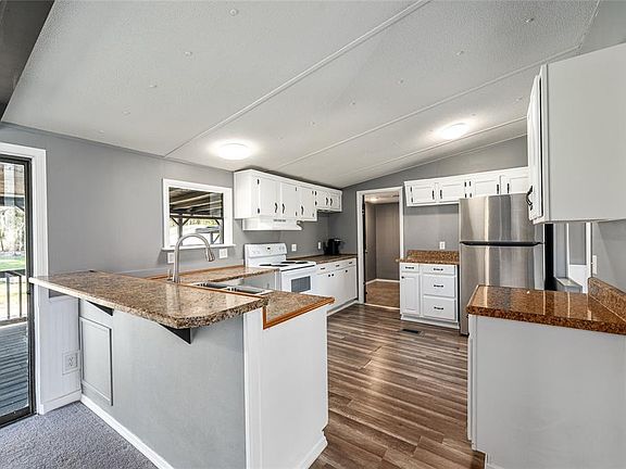 4th image of 5600 SE 39th St