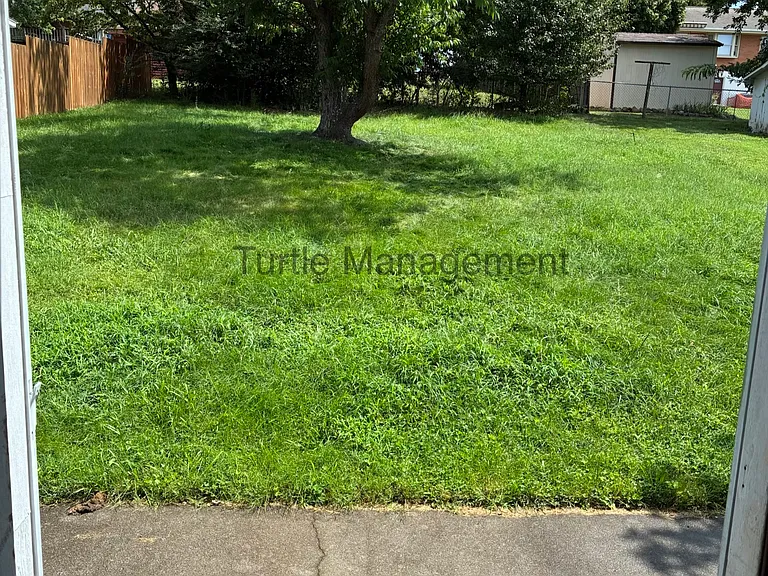 408 N Bruffey St — Photo 15
