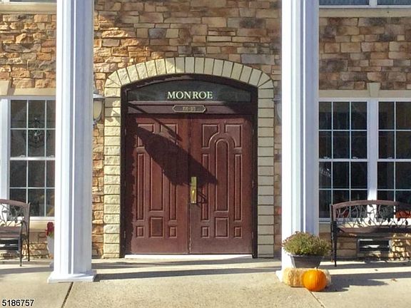 2nd image of 100 Cleveland Ln #100
