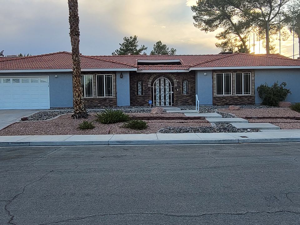 Front view of home