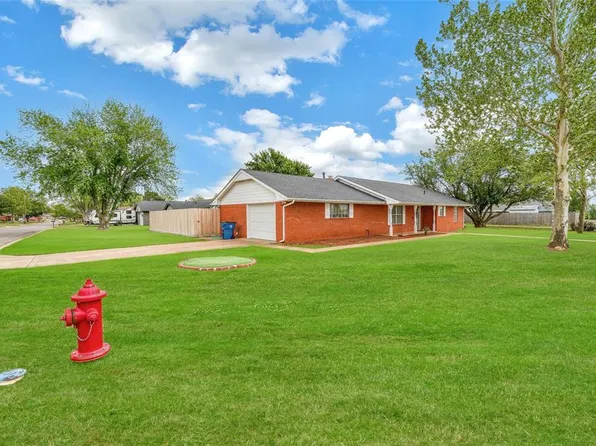 1603 N Temple St, Cordell, OK 73632