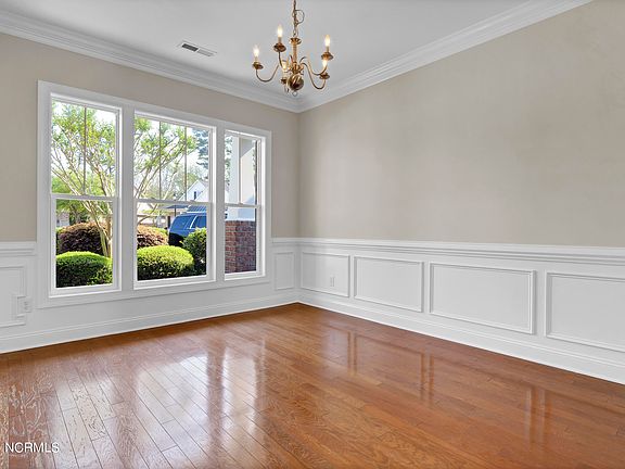 3rd image of 4905 Gorham Avenue