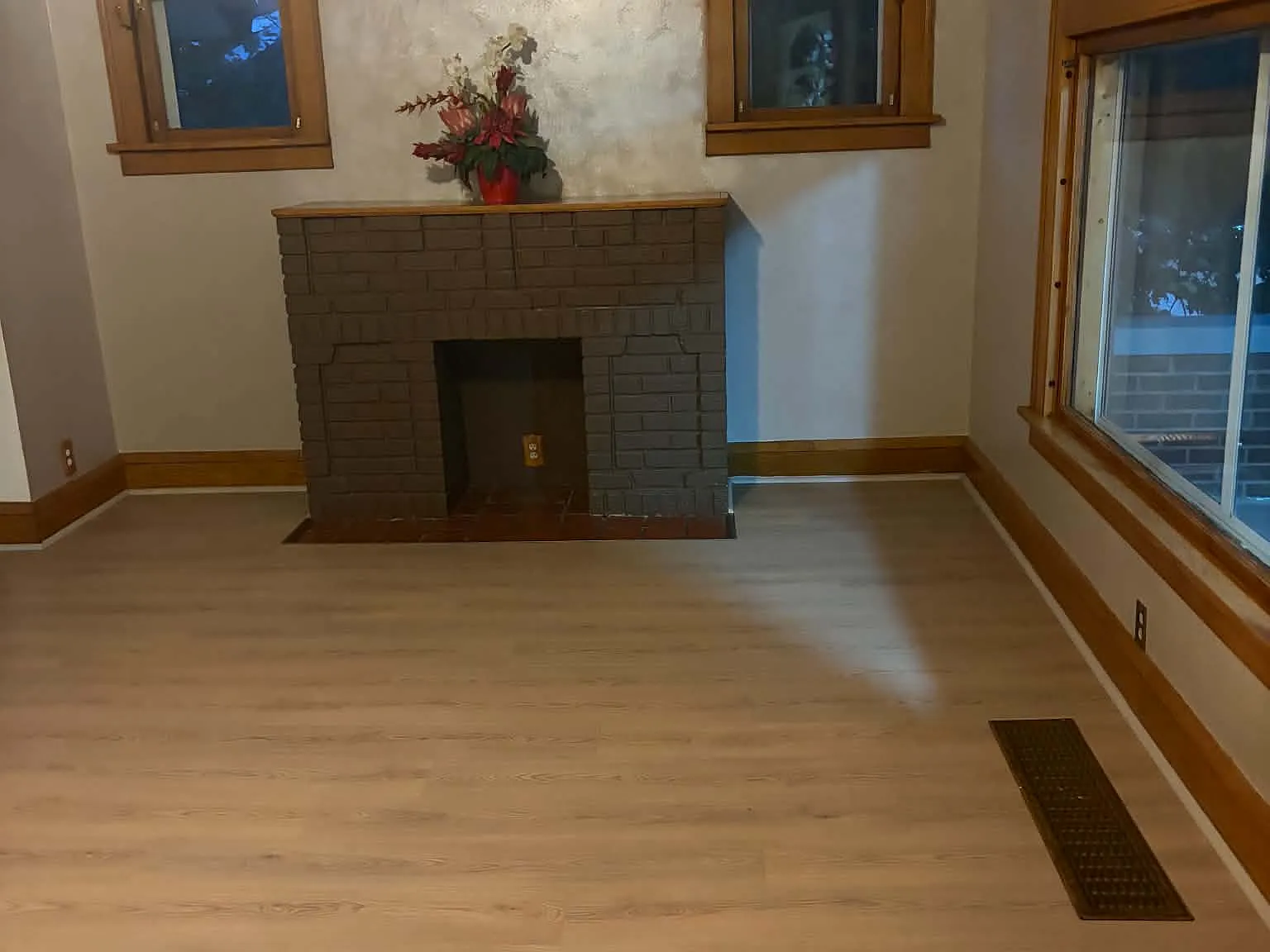 2 bed, 1050 sqft, $1,300 — Photo 1