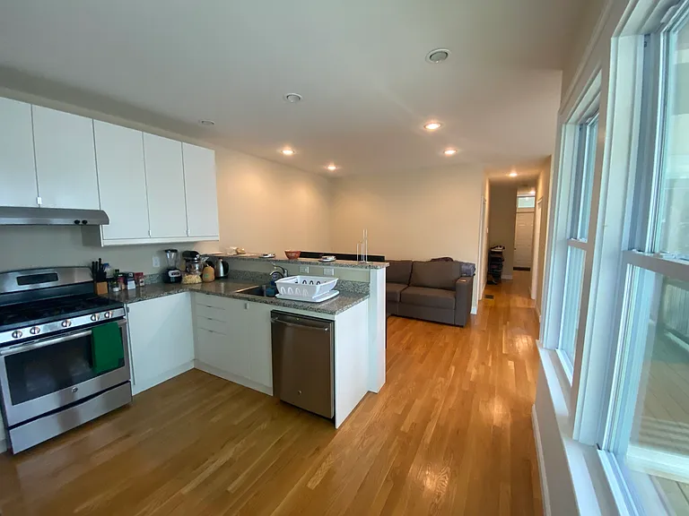 739 Somerville Ave #1 — Photo 5