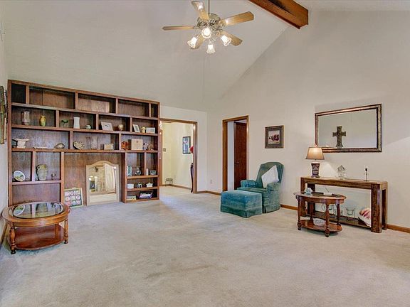 2nd image of 1168 Meadowridge Dr