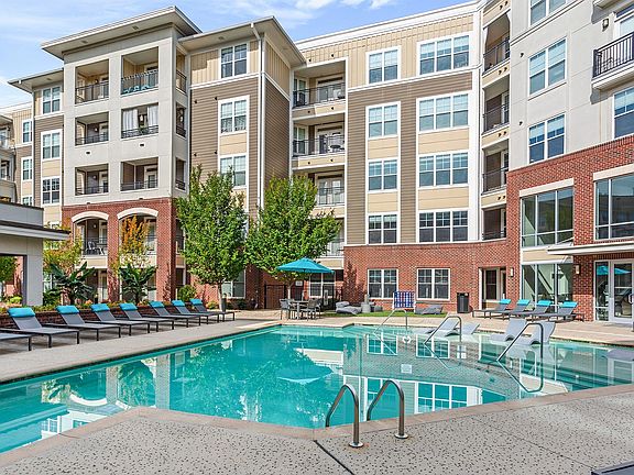 Saltwater swimming pool with sundeck