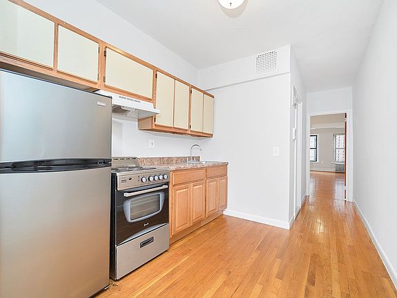 3rd image of 676 9th Ave APT 2N