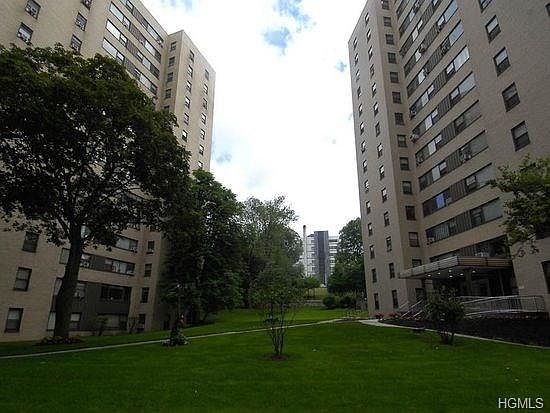 1st image of 9 Fordham Hill Oval APT 11E