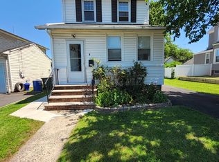 473 Robins St, Roselle, NJ 07203