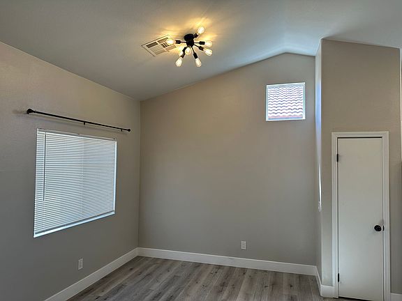 4th image of 2406 Sweet Leilani Ave