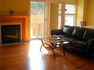 4th image of 945 Maryvale Dr