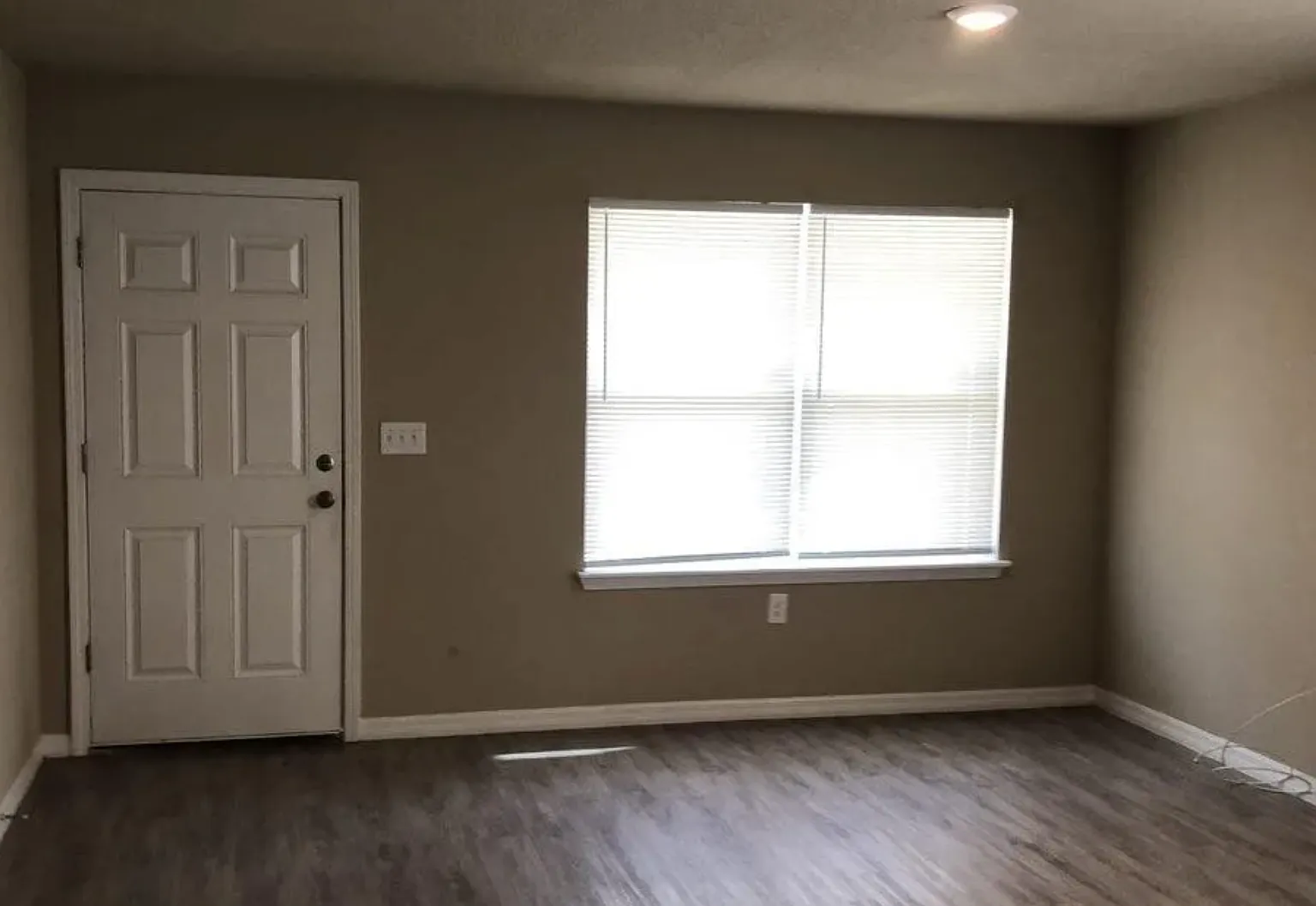 2 bed, 1005 sqft, $1,350 — Photo 4
