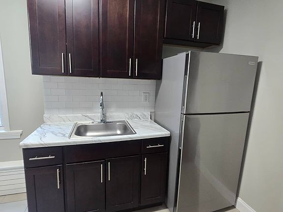 2nd image of 490 Rahway Ave Unit C3