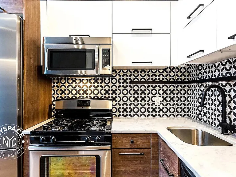 2 Stanwix St #2R — Photo 4