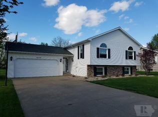 1806 Navajo St, Burlington, IA 52601