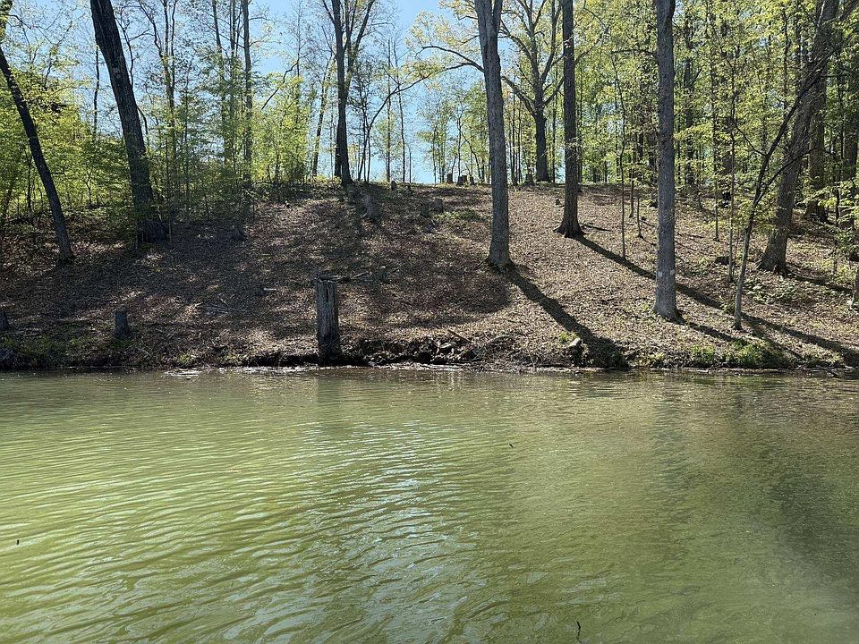 1st image of 623 Davis Rd