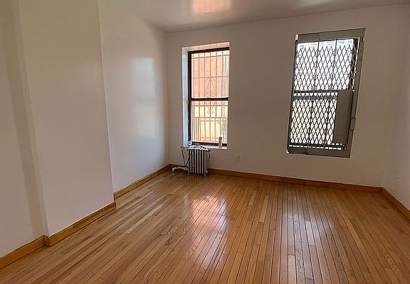 3rd image of 68 Forsyth St #13