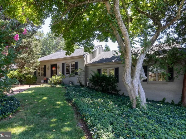 218 W Sickle St, Kennett Square, PA 19348