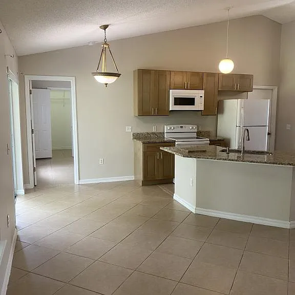 305 Chiquita Ct — Photo 6