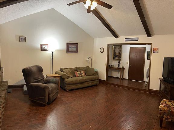 4th image of 605 Teakwood Ave