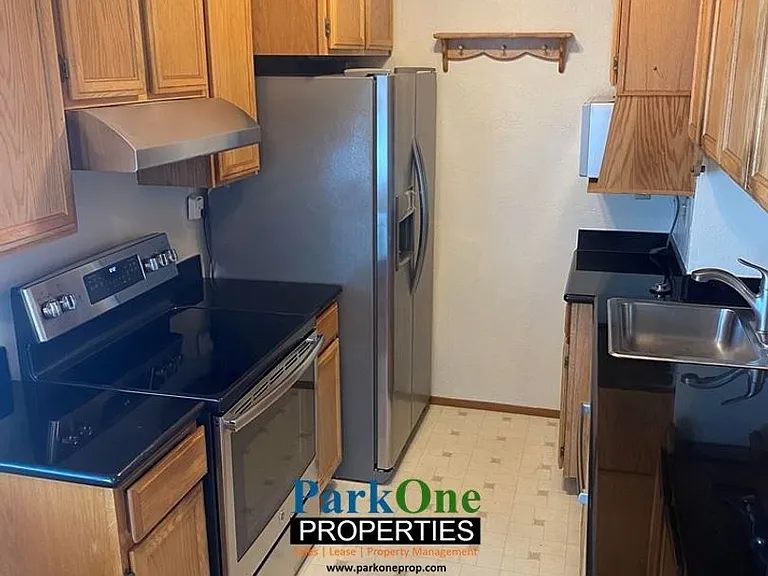 20563 Yeandle Ave #9 — Photo 4
