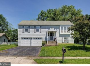 24 Hornsby Dr, Marlton, NJ 08053