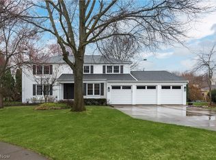 2854 Goldwood Dr, Rocky River, OH