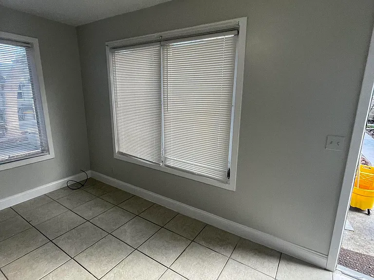 623 Selkirk St #B — Photo 13