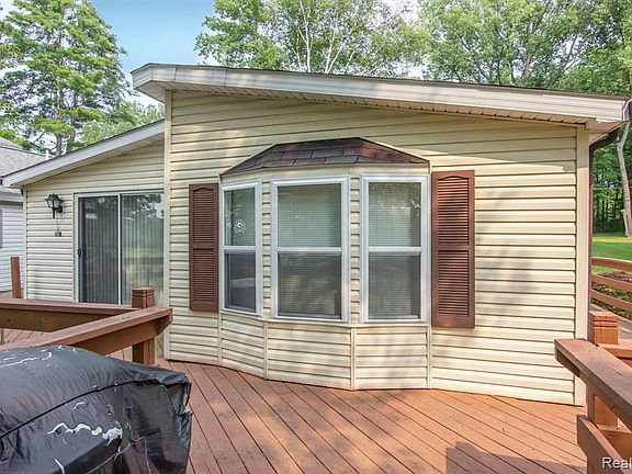 5th image of 2144 Walter Rd