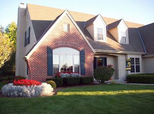 1935 Tree Line Ct, Waukesha, WI 53188
