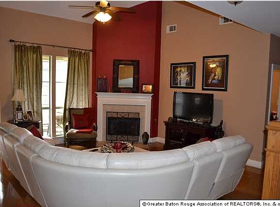 5th image of 36301 Maplewood Ave