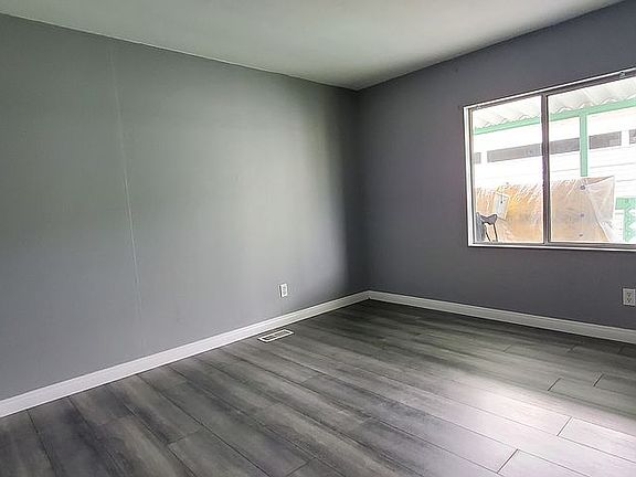 2nd image of 107 Road Runner Ln