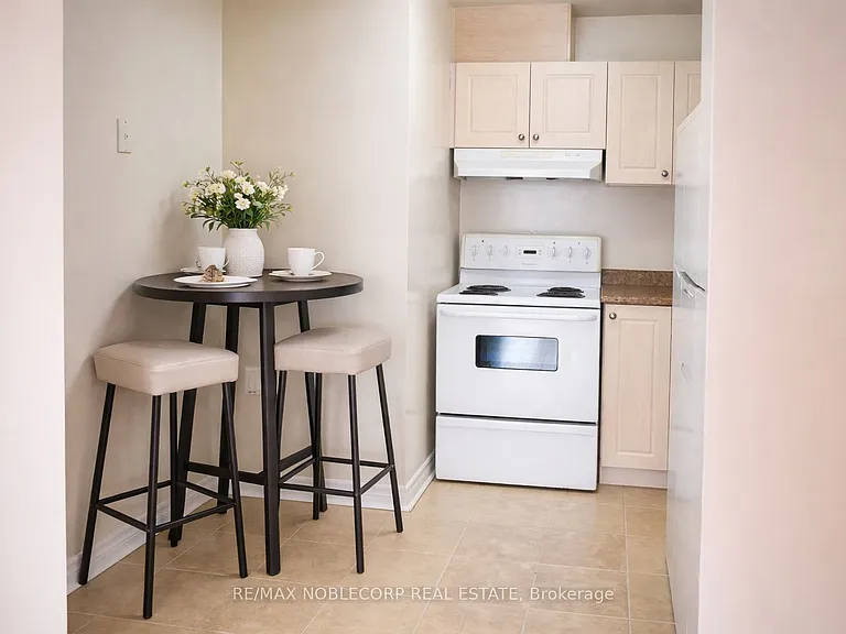 64 Benton St #901 — Photo 3