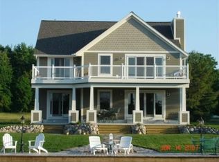 5404 Souix Rd, Pentwater, MI 49449