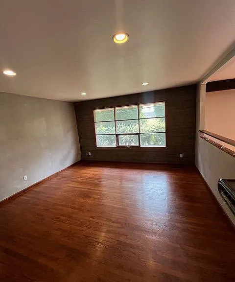 27030 Berkshire Dr — Photo 6