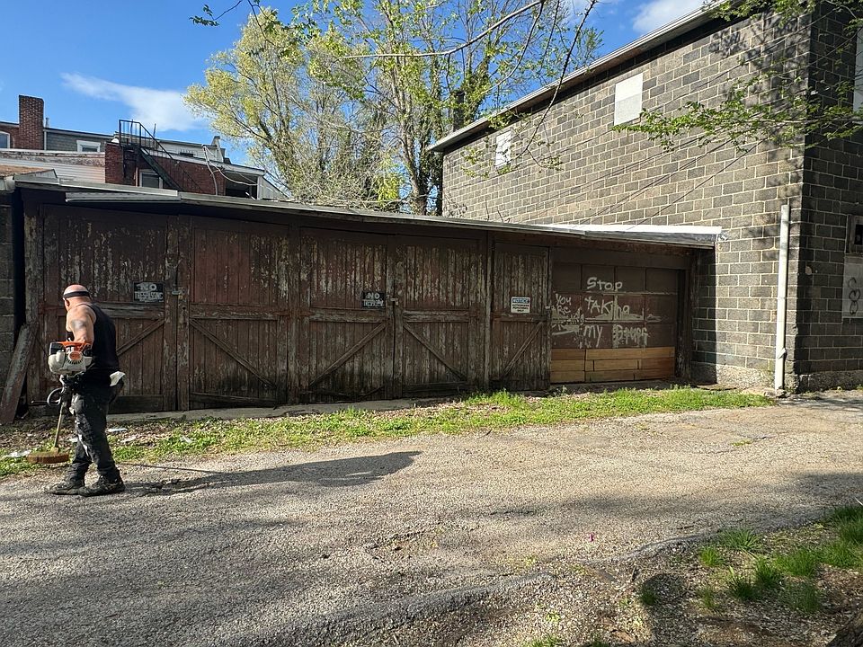 2nd image of 122 E Cottage Pl
