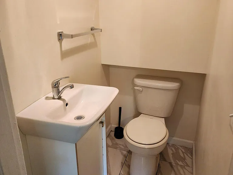 5516 Baywood St #1 — Photo 8