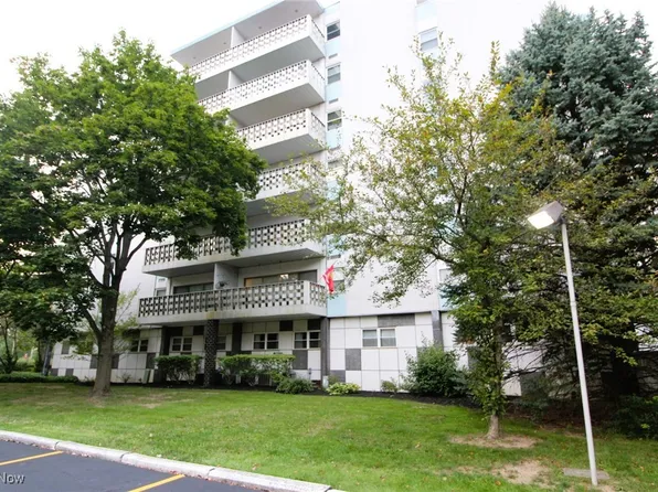275 N Portage Path APT 2G, Akron, OH 44303