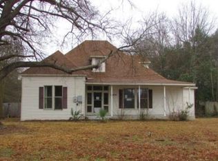 1804 Alpine Rd, Longview, TX 75601