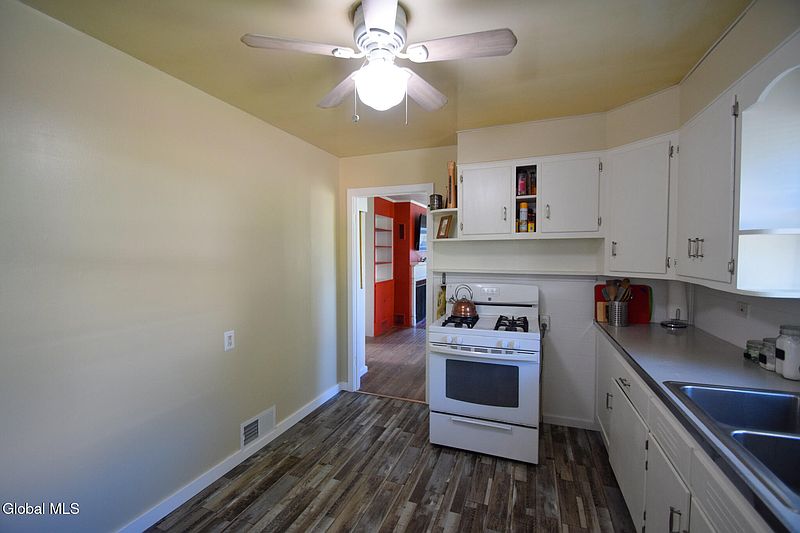 4th image of 33 Pearl Street